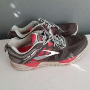 Brooks Cascadia Trail Running Shoes Women's Gray Pink Lightweight‎